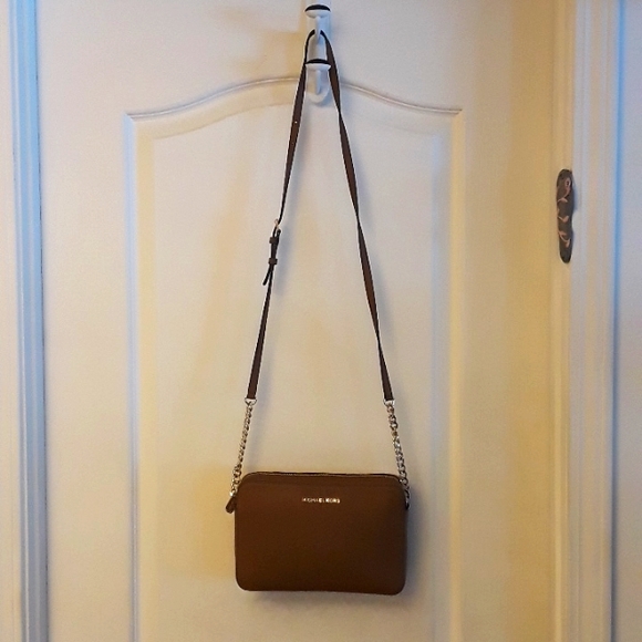 NWOT Micheal Kors Crossbody Jet Set Pocketbook Saffino Leather - Picture 4 of 17